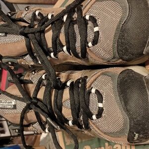 Dunham hiking boots tan size 11